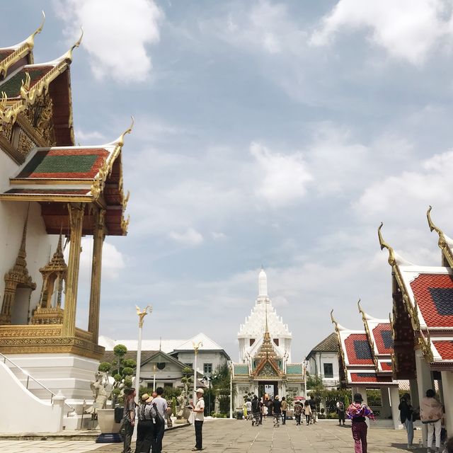 เที่ยววัดพระแก้ว ในวันหยุดยาวๆ 