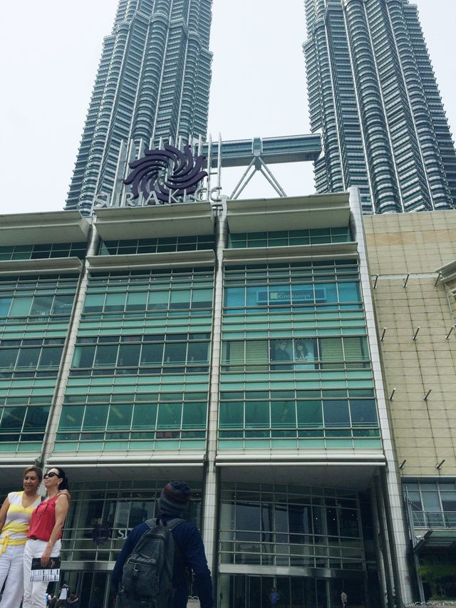 ตึกแฝดปิโตรนาส(Petronas Twin Towers)