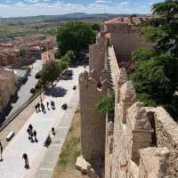 Avila เมืองกำแพงสวย