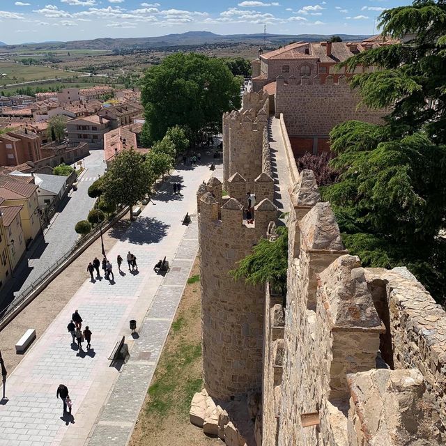 Avila เมืองกำแพงสวย