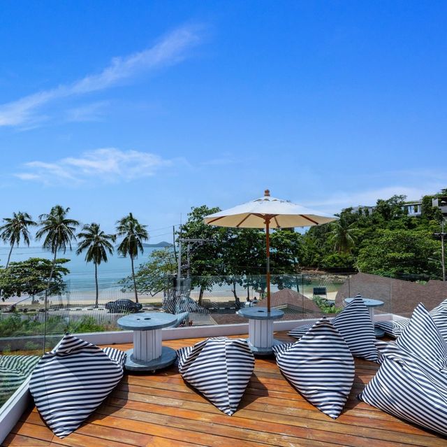 Panwaburi Beachfront Resort โอเอซีสริมชายหาด