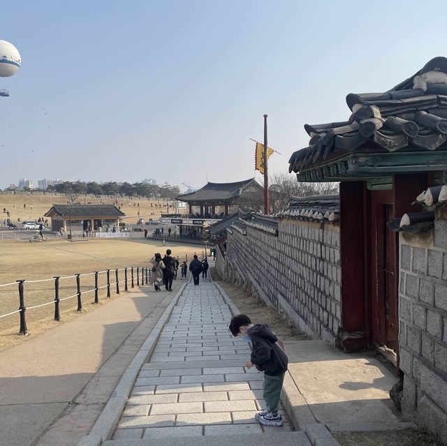 따스한 봄바람과 함께 수원화성 나들이🌿