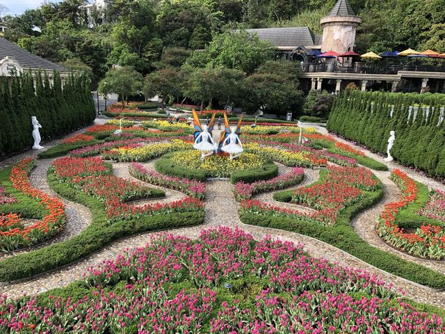Sun World and Golden Bridge - Ba Na Hills 