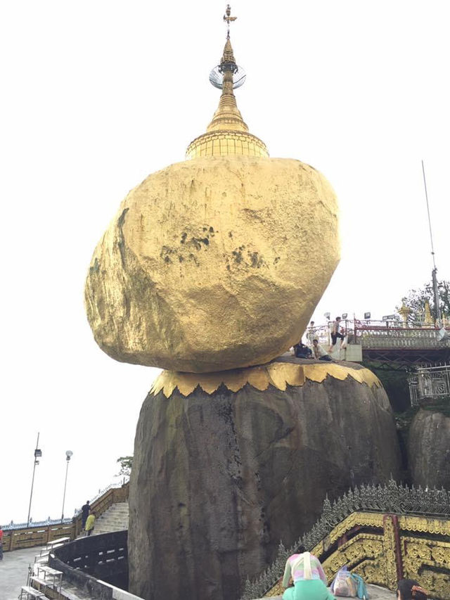 พระธาตุอินทร์แขวน พม่า