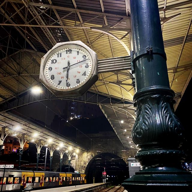 The charming São Bento Train Station 🇵🇹