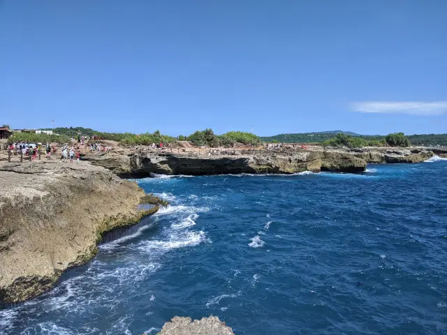 無與倫比宛如置身天堂般的夢幻藍夢島！魔鬼的眼淚必去景點！