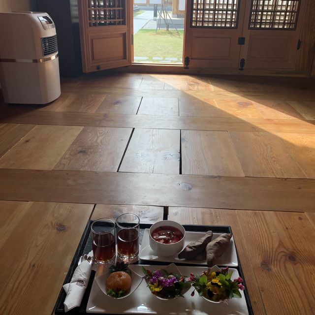 한옥의 고즈넉한 하루를 즐기고 싶다면