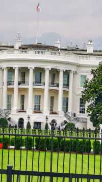 White House vs Capitol Hill, which one is more famous?