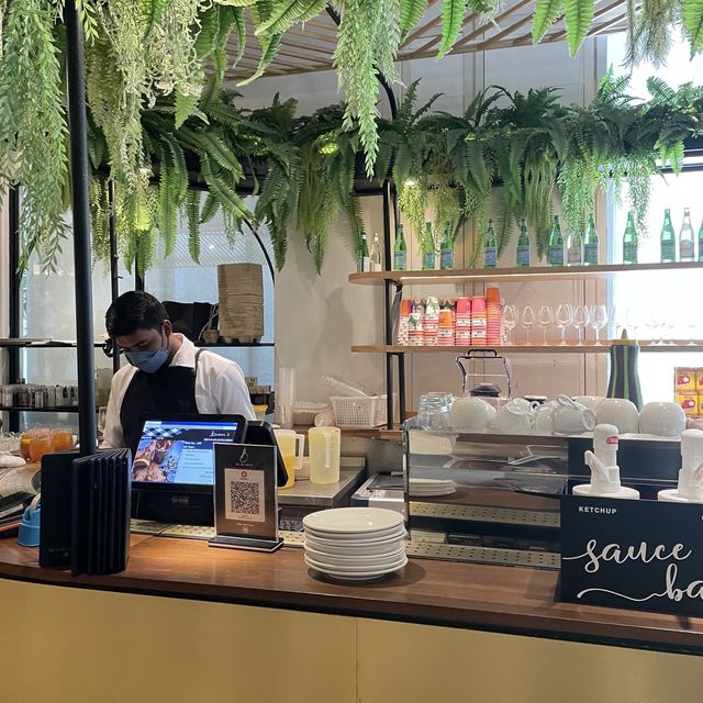 KLCC 분수대가 보이는 초록초록한 감성의 카페🌿☕️