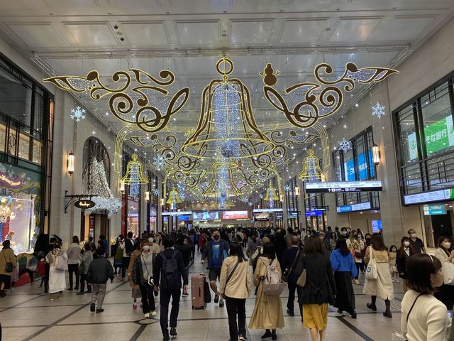 梅田阪急南北コンコースのイルミネーション『BELLのCONCERTO』