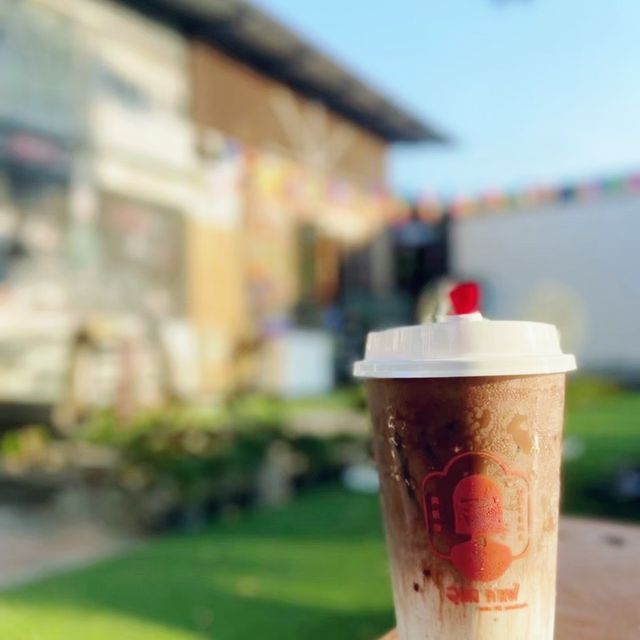  อูเล้งคาเฟ่ (Ouleng Cafe)​ ดูหนังกลางแปลงจอใหญ่!!