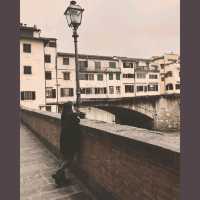 佛羅倫斯地標～阿諾河上的「老橋」Ponte Vecchio