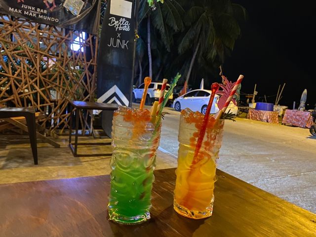 ร้านลับสุดหาดวอนนภา @JUNK BAR