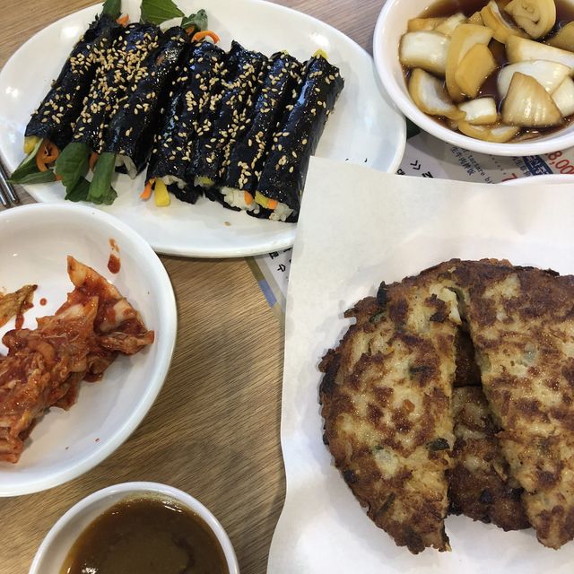 추운 날씨에 더 맛있는 음식이 가득한, 광장시장