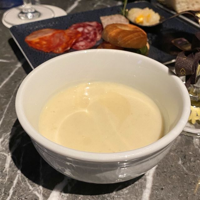 잠실뷰를 바라보며 칵테일과 와인을 즐길 수 있는 곳, 클럽밀레짐
