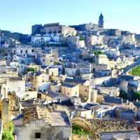讓人視覺震撼的Matera古城全景