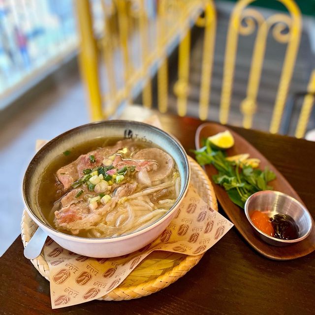 《超靚燈籠打卡位🏮銅鑼灣全新越式餐廳🇻🇳》