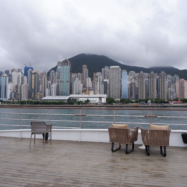 維港遊撞上多雲天，失望！  