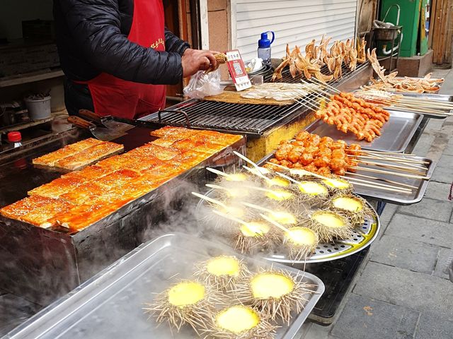 칭다오여행 피차이위엔 꼬치거리 별 걸 다 파는 곳🍡