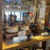 通りに面して入りやすい「小樽オルゴール堂　堺町店」