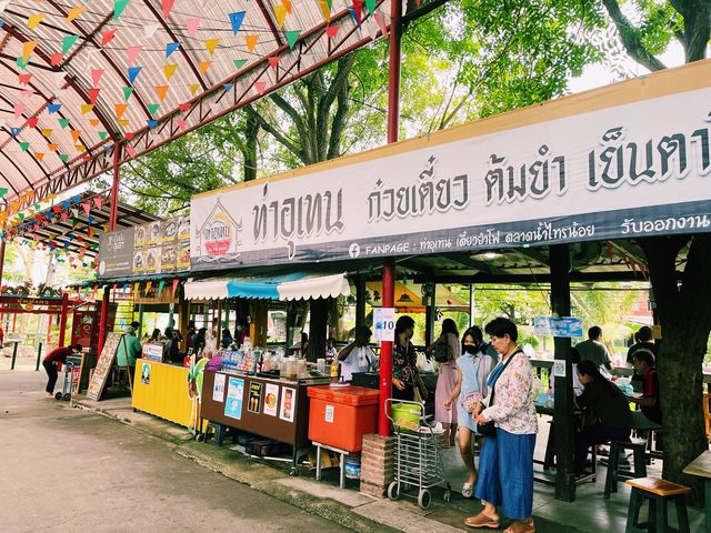 เที่ยววัดไทรใหญ่เลาะตลาดน้ำไทรน้อย ใกล้บ้านใหม่😌