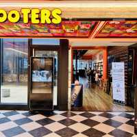 HOOTERS 美式餐廳