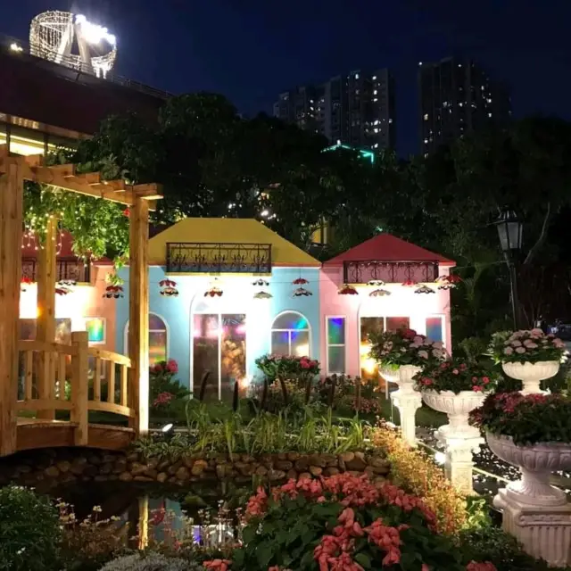 Sha Tin Park is fantastic green space in the middle of the new town. 