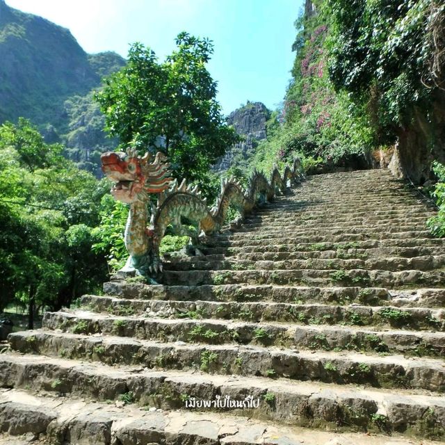 Mua Cave Ecolodge (Hang Mua Mountain)