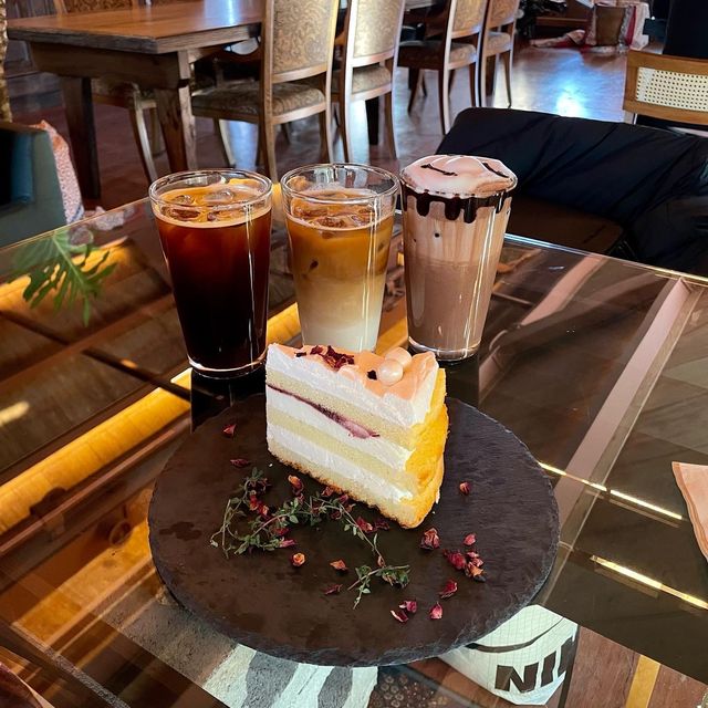 오두막같은 따뜻한 카페에서 커피한잔 어때요☕️✨