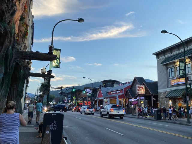 Gatlinburg - Happening Place