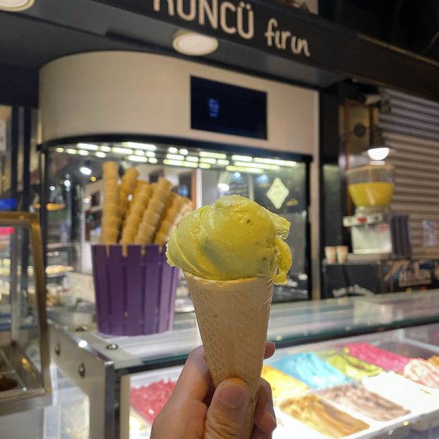 土耳其遊記 Izmir 開24小時的雪糕店 Küncü Fırın Çankaya 
