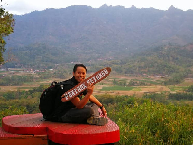 Sunrise of Punthuk Setumbu@Central Java