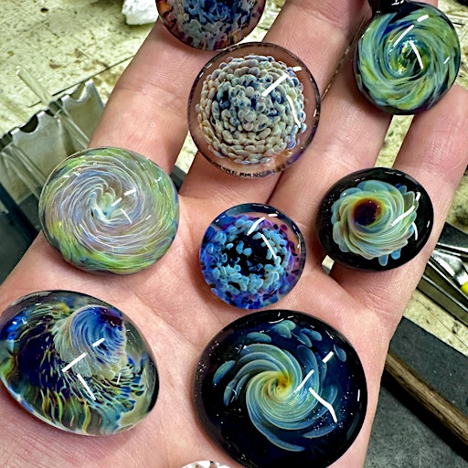 Intro to Boro: Pendants and Wearable Art with Alex Utts | UrbanGlass