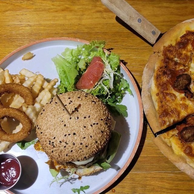 荃灣內食物 ，環境，服務都好好嘅西餐廳