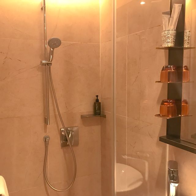 尖沙咀平價三星酒店🏨鄰近大型商場酒吧😋