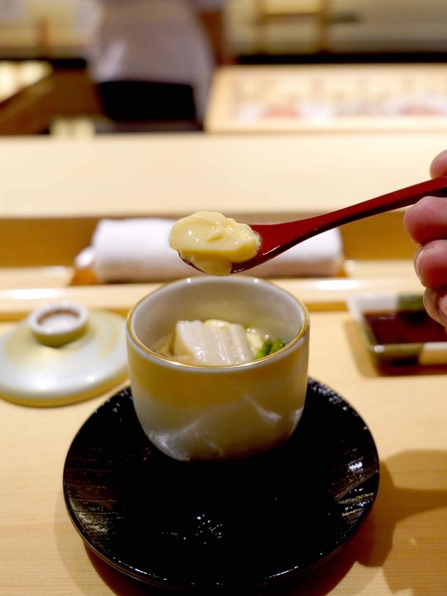 最近初嚐了一家銅鑼灣的新店「鮨山月」，以$880品嚐左超高質的午市Lunch Omakase😍