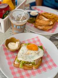 甲米 | 可愛壁畫cafe 最佳早餐推介