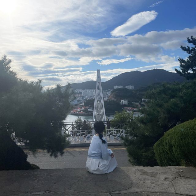 여수 바다와 시내를 한눈에 내려다볼 수 있는 돌산공원, 돌산대교 전망대 