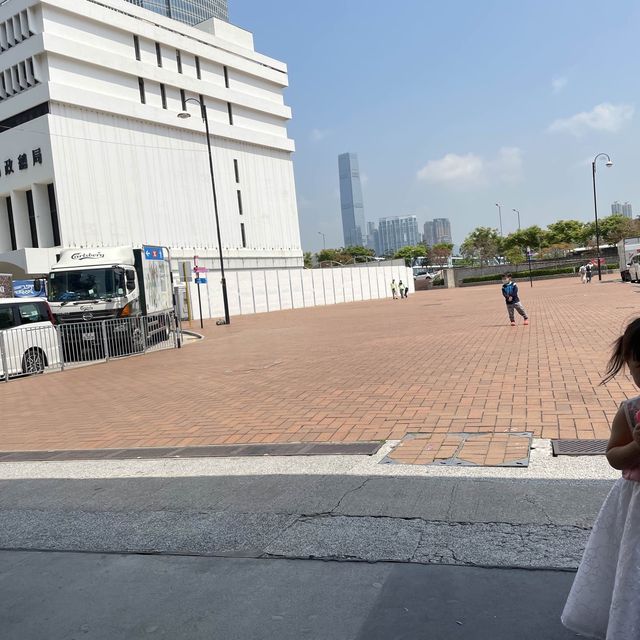 皇后廣場，歷史文化休憩，假日姐姐休息地方