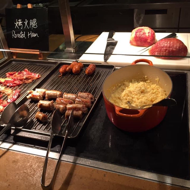 Hyatt buffet breakfa