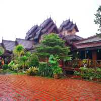 เที่ยววัดนันตาราม ชมวิหารไม้สักทอง