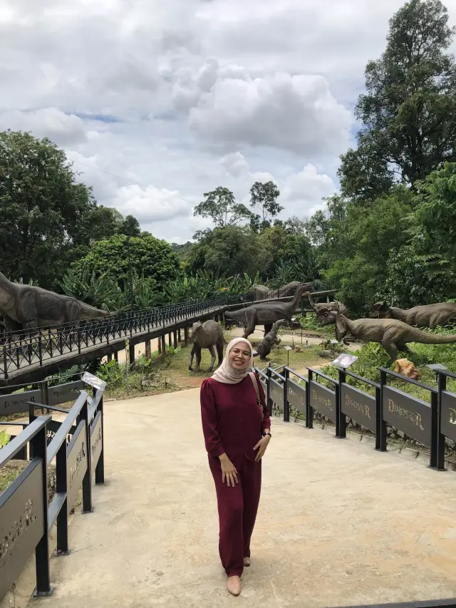 ; DINOSAUR ENCOUNTER, MALACCA.🦖