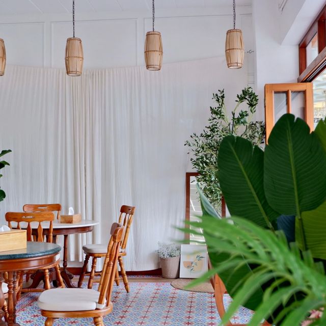Kan's Haus cafe หาดป่าตอง ภูเก็ต