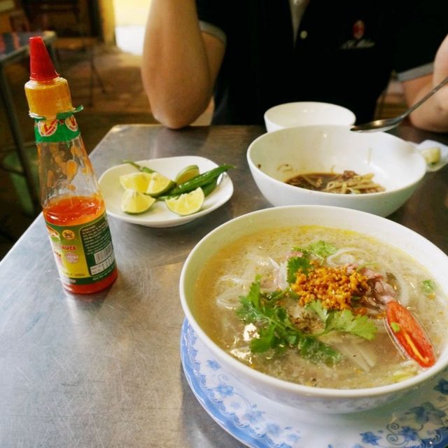 🥗호이안 가성비 맛집 까오라우 맛집(khong gian xanh) 