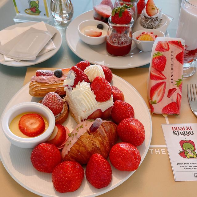 겨울에 🍓딸기뷔폐는 서울 용산 드래곤시티the26!