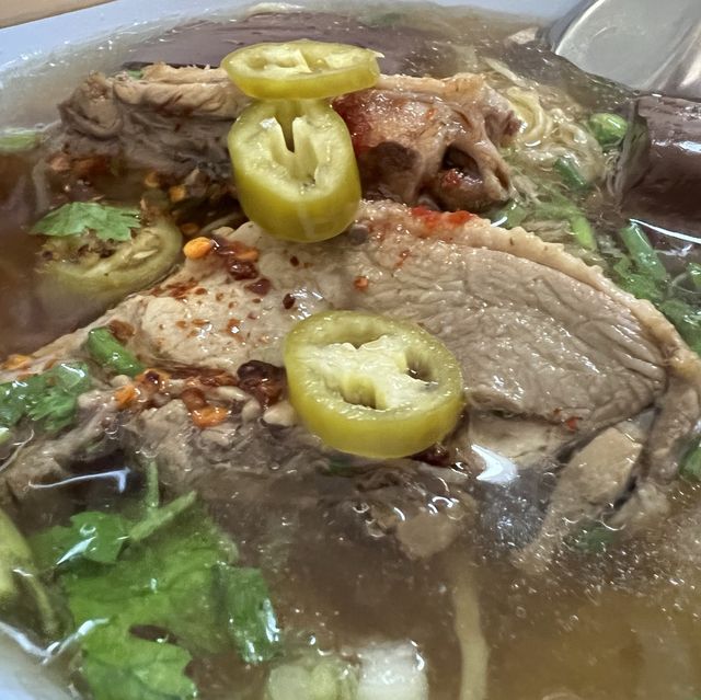 บะหมี่เป็ด ร้านอร่อยยาวนานกว่า 50 ปี