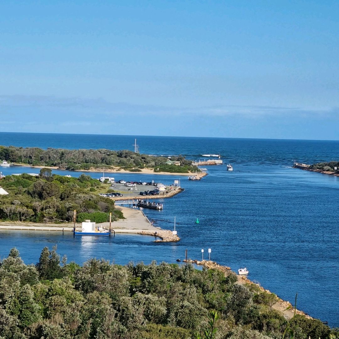 Lakes Entrance beach