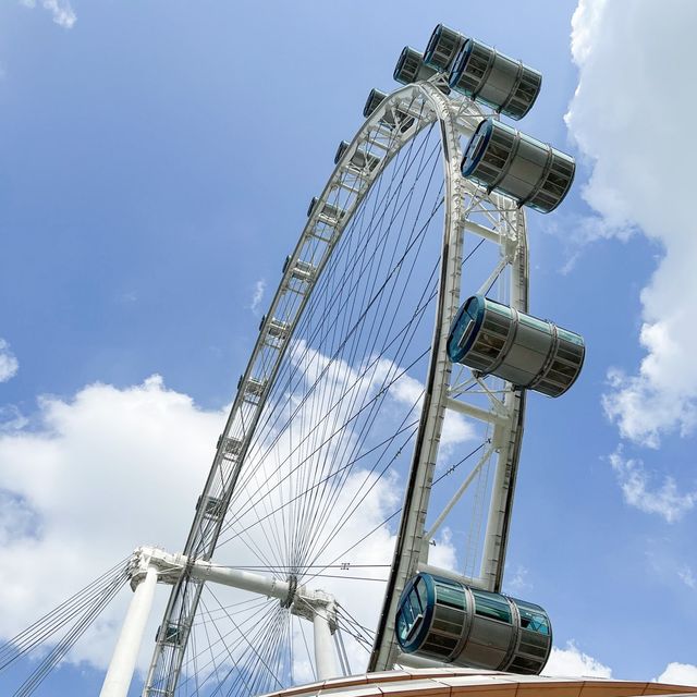 Singapore Flyer - นั่งกระเช้าชมวิวเมือง 360 องศา