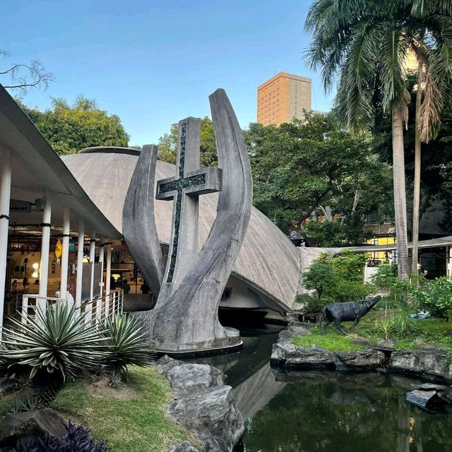 PLACE FOR PRAYER AMIDST THE BUSY DISTRICT