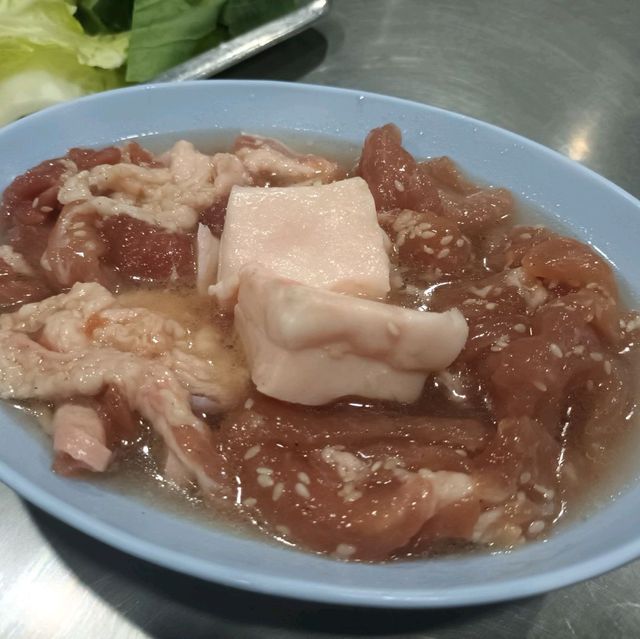 เนียร หมูกระทะอุดร สาขา 9 - สวนสยาม
